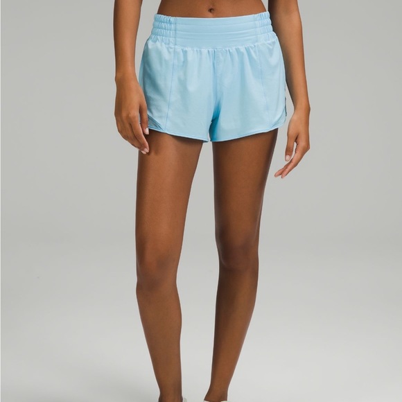 lululemon HR hotty hot short 2.5” - Picture 2 of 4